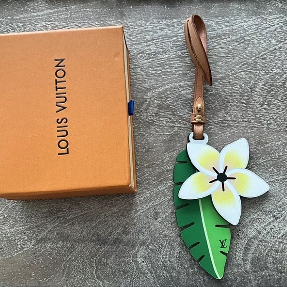 Louis Vuitton Rare “By the Pool” Bag Charm. Come with dust bag & box. - Picture 1 of 5